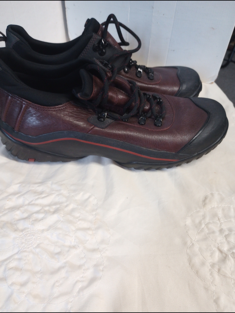 Clarks Muckers Women's Burgundy Leather Shoes Size 9M